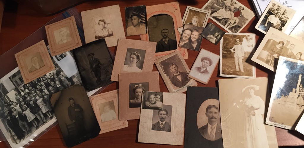 Pile_of_old_pictures_IMG_0359_crop